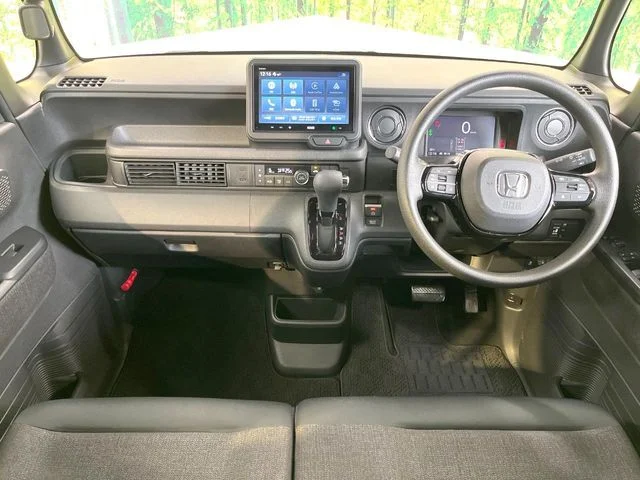 Honda N BOX CUSTOM ベースグレード photo 2