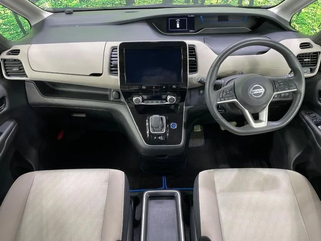 Nissan SERENA WG e−POWER　ハイウェイスター　V photo 2