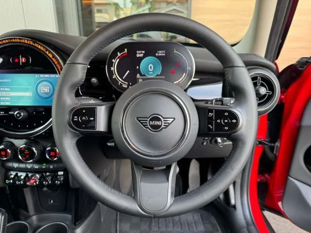 Bmw MINI COOPER D 5DOOR ベースグレード photo 2