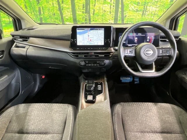 Nissan AURA G photo 2