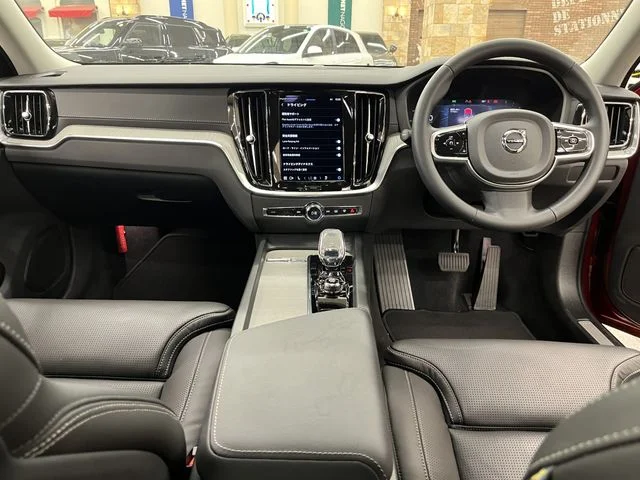 Volvo VOLVO S60 アルティメット　B4 photo 2