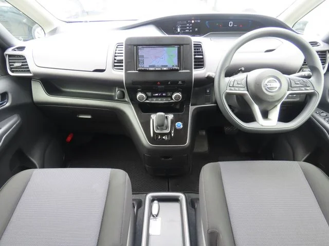 Nissan SERENA WG e−POWER　XV photo 2