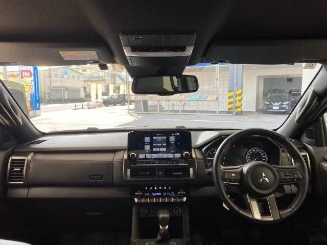 Mitsubishi TRITON GSR photo 2