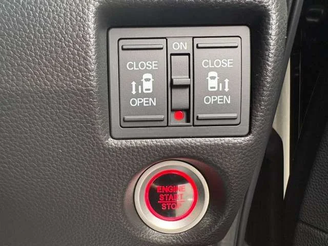 Honda N BOX CUSTOM L photo 4