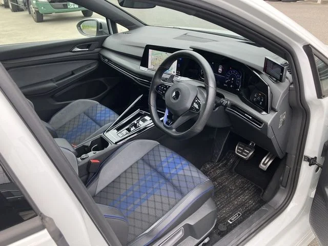 Volkswagen VOLKSWAGEN GOLF R ベースグレード photo 2