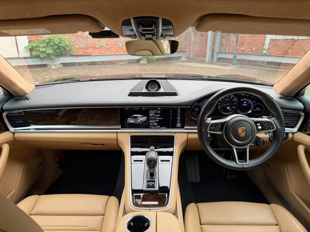 Porsche PORSCHE PANAMERA ターボ photo 3