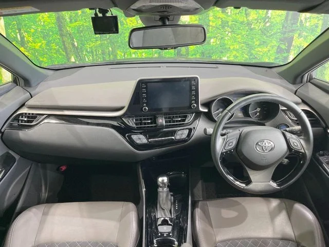 Toyota C-HR G　ハイブリッド photo 2