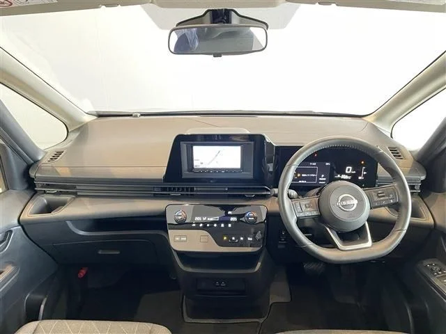 Nissan SERENA WG e−POWER　X photo 3