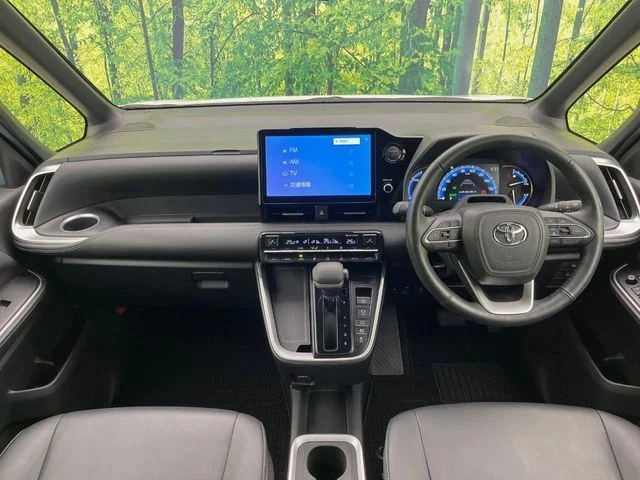 Toyota NOAH HYBRID ハイブリッド　S−Z photo 2