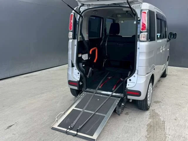 Suzuki Spacia ハイブリッドGウィズ photo 3
