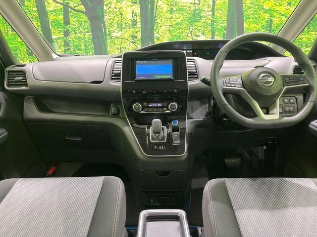 Nissan SERENA WG e−POWER　ハイウェイスター　V photo 2