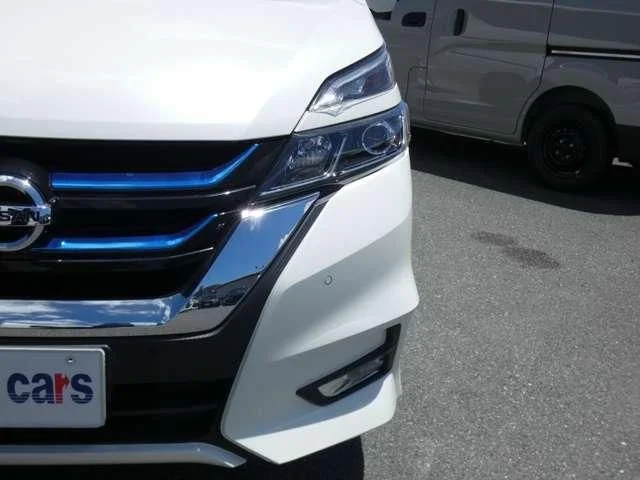 Nissan SERENA WG e−POWER　ハイウェイスター　V photo 2