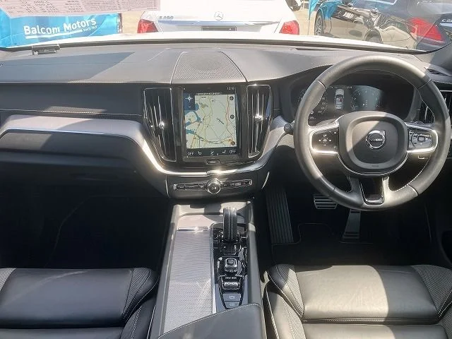 Volvo VOLVO XC60 B6　AWD　Rデザイン photo 3