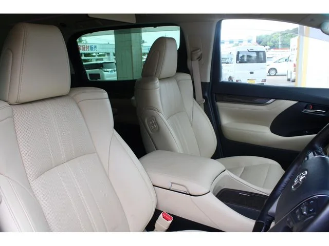 Toyota ALPHARD hybrid 4WD エグゼクティブラウンジ　S　■4WD photo 3