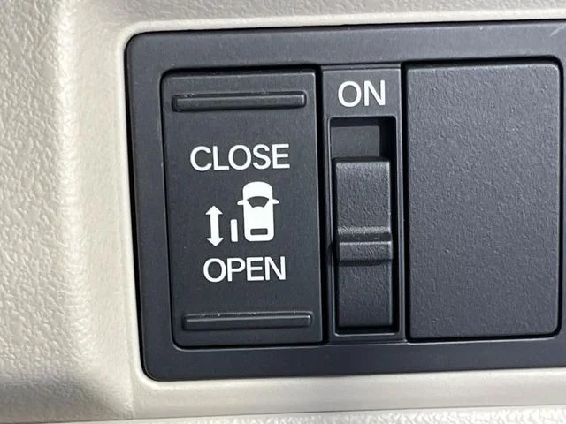 Honda N BOX 4WD ベースグレード photo 3