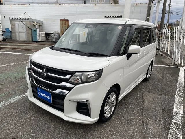 Mitsubishi DELICA D:2 4WD ハイブリッド　MX 2025