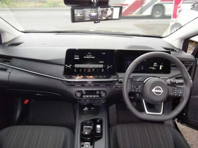 Nissan NOTE 4WD X　FOUR photo 3