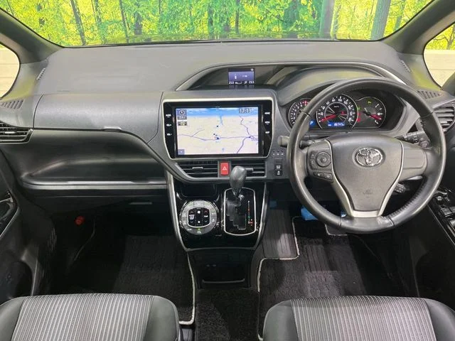 Toyota VOXY ZS　煌2 photo 2