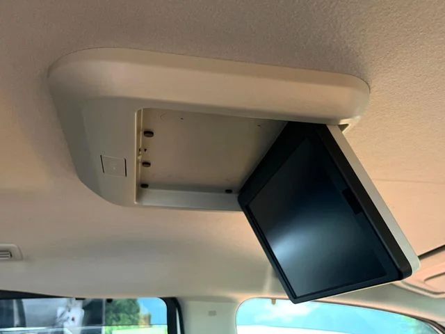 Nissan SERENA WG e−POWER　ルキシオン photo 3