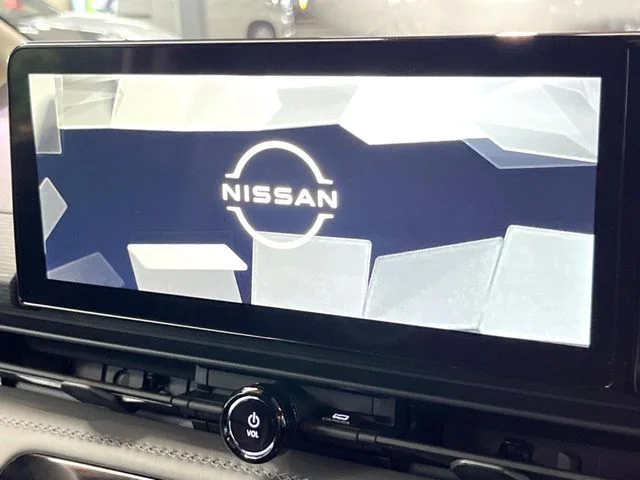 Nissan SERENA WG e−POWER　ルキシオン photo 4