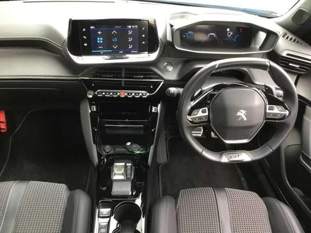 Peugeot PEUGEOT 2008 GT　ブルーHDi photo 4