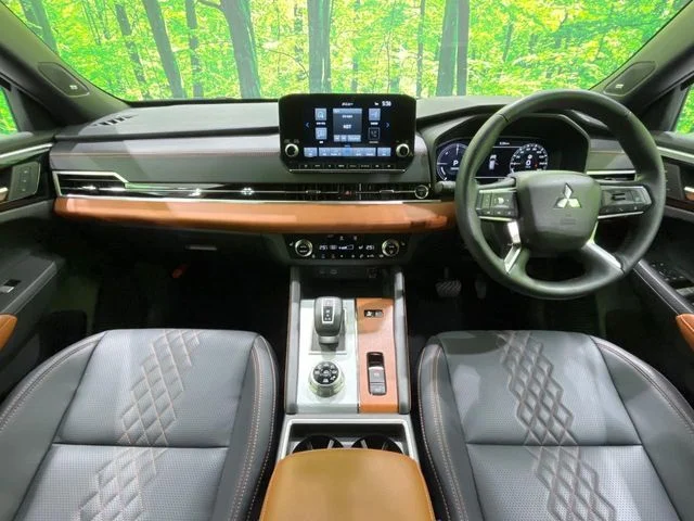 Mitsubishi OUTLANDER PHEV P photo 2