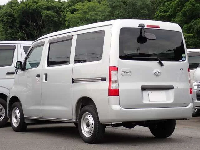 Toyota TOWNACE van 2WD GL　スマートアシスト　2／5人乗り photo 4