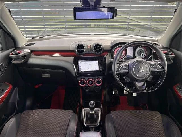 Suzuki SWIFT スポーツ photo 2