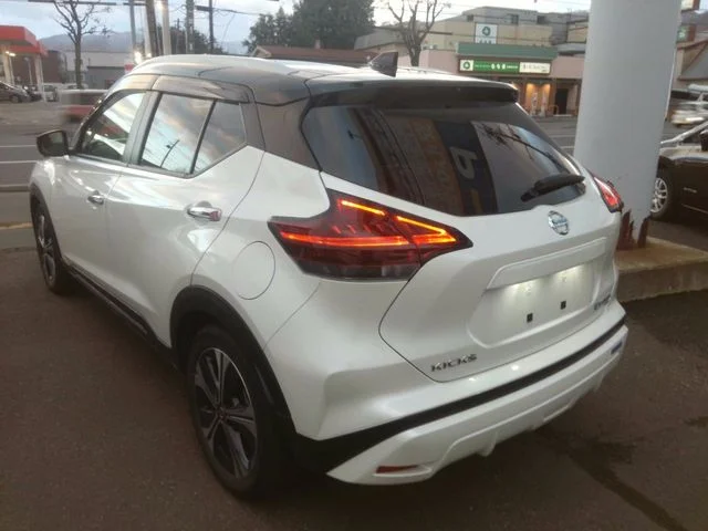 Nissan KICKS X　FOUR　ツートーンインテリアEd photo 3