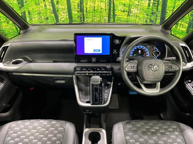 Toyota VOXY HYBRID S−Z photo 2
