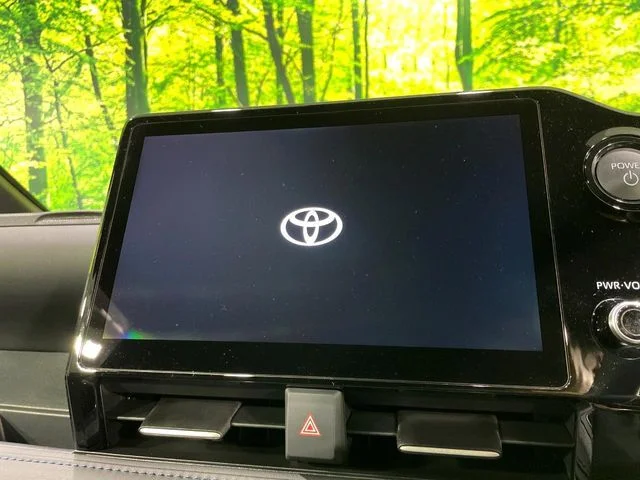 Toyota VOXY HYBRID S−Z photo 3