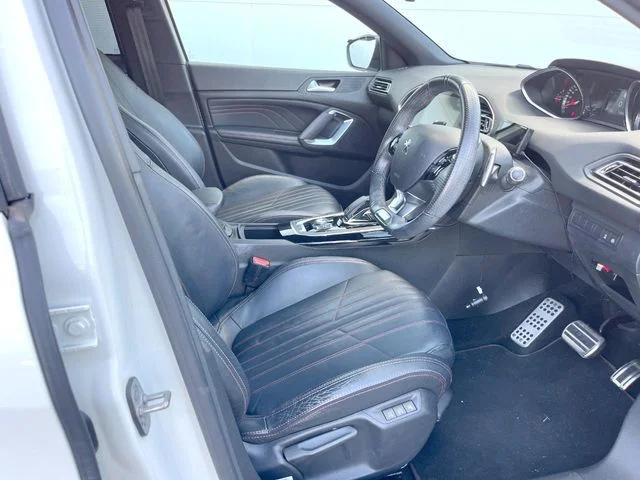 Peugeot PEUGEOT 308 GTライン　ブルーHDi　ブラックパック photo 2
