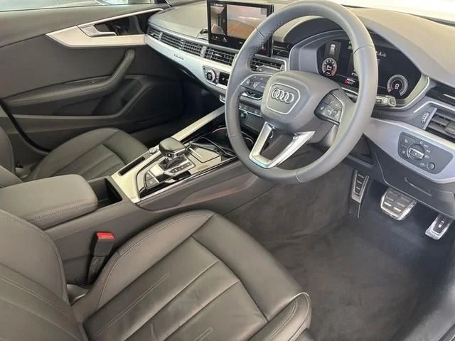 Audi AUDI A4 ALL ROAD QUATTRO ベースグレード photo 2
