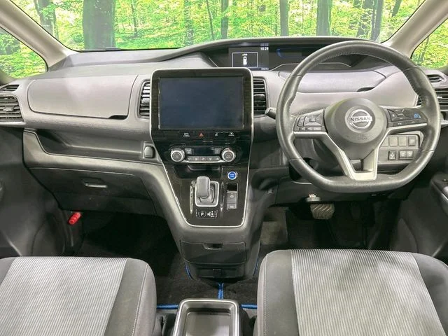 Nissan SERENA WG e−POWER　ハイウェイスター　V photo 2