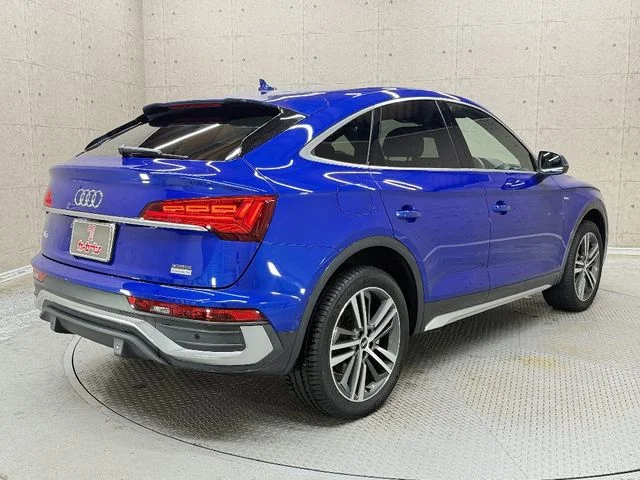 Audi AUDI Q5 SPORTBACK 1st　エディション photo 2