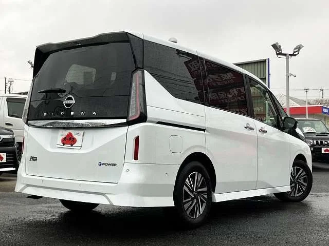 Nissan SERENA WG e−POWER　ハイウェイスター　V photo 3