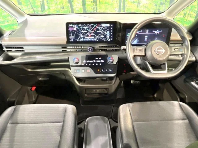 Nissan SERENA WG e−POWER　ハイウェイスター　V photo 2