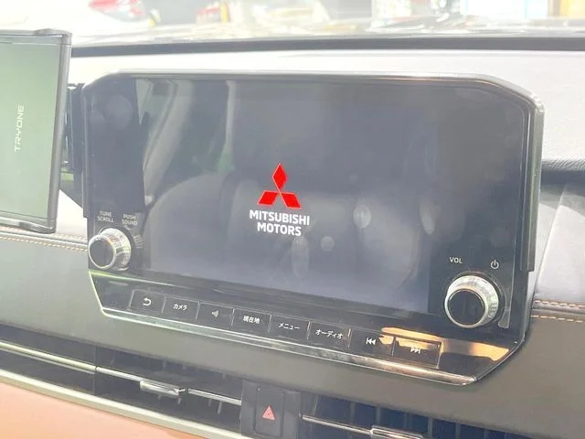 Mitsubishi OUTLANDER PHEV P photo 4