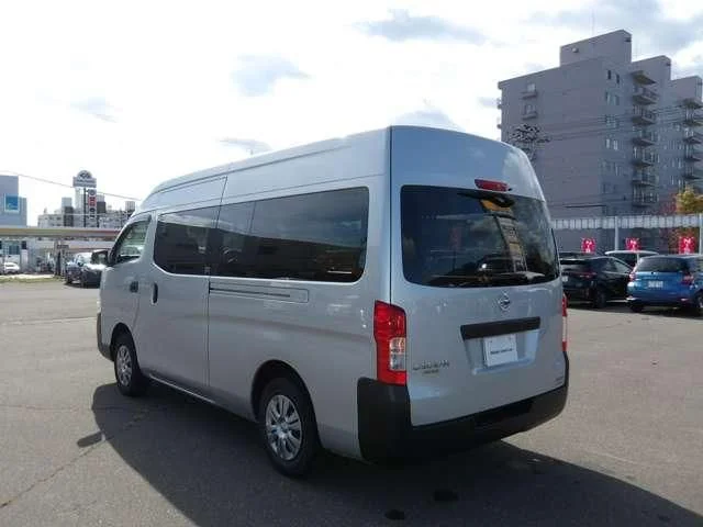 Nissan NV350 CARAVAN 4WD DX　低床　スーパーロング　HR photo 4