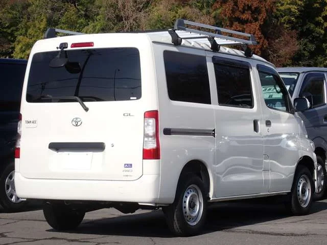 Toyota TOWNACE van 4WD GL　スマートアシスト　リヤヒーター付 photo 2