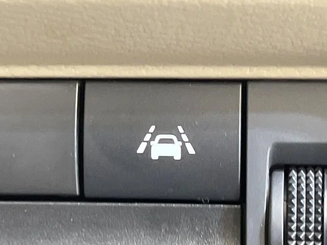 Mitsubishi eK SPACE M photo 4