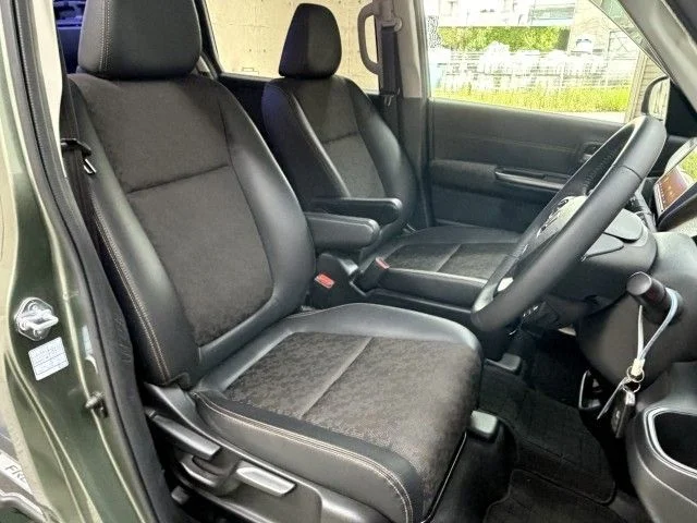 Honda FREED HYBRID クロスター　ホンダセンシング photo 4