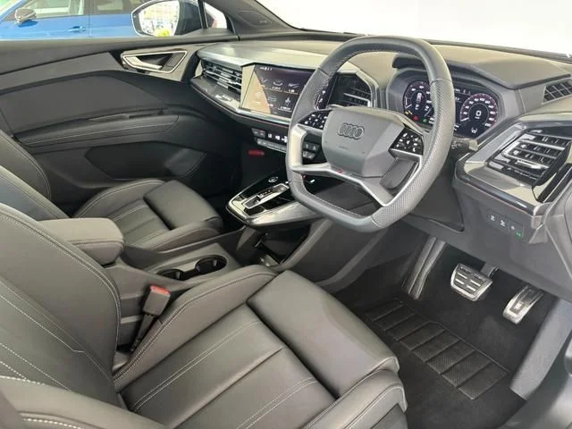 Audi AUDI Q4 e-tron 45　Sライン photo 2
