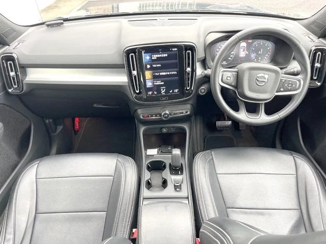 Volvo VOLVO XC40 B4　モメンタム photo 2