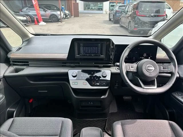 Nissan SERENA WG e−POWER　ハイウェイスター　V photo 2