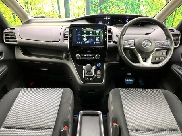 Nissan SERENA WG e−POWER　ハイウェイスター　V photo 2