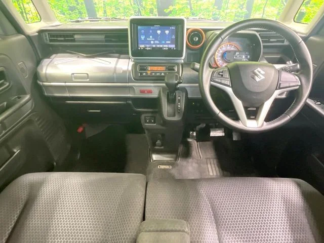 Suzuki Spacia GEAR ハイブリッドXZ photo 2