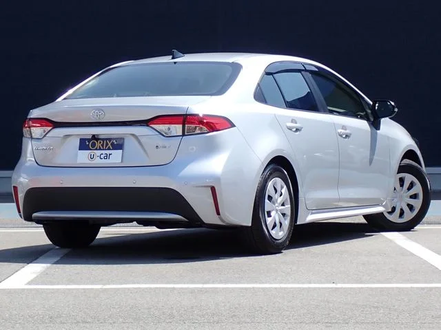 Toyota COROLLA sedan HYBRID X photo 3