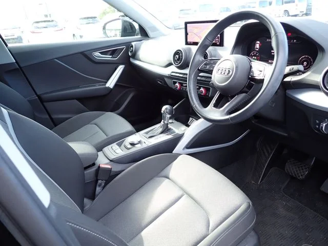 Audi AUDI Q2 35　TDI　スポーツ photo 2