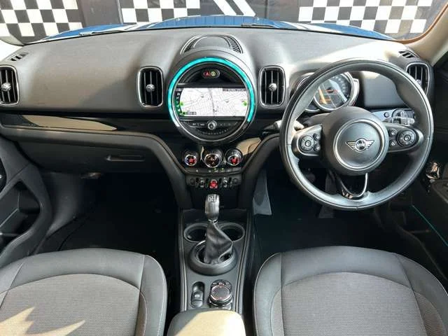 Bmw BMW MINI COOPER D CROSSOVER ベースグレード photo 2